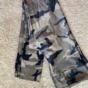 Koral camo leggings